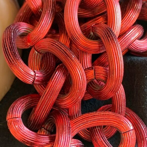 Thick red textured large metal wide link chunky necklace - Picture 2 of 4